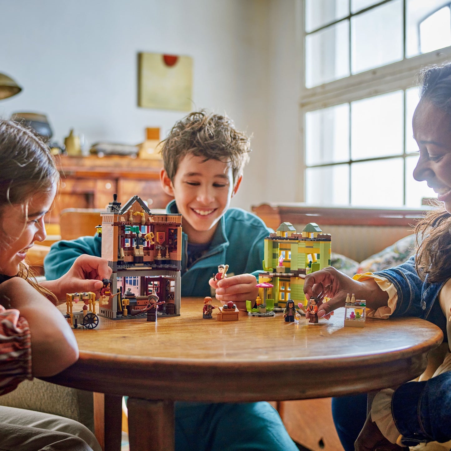 Lego Harry Potter 76452 Quality Quidditch Supplies & Ice Cream Parlour - Glamorous Boutique