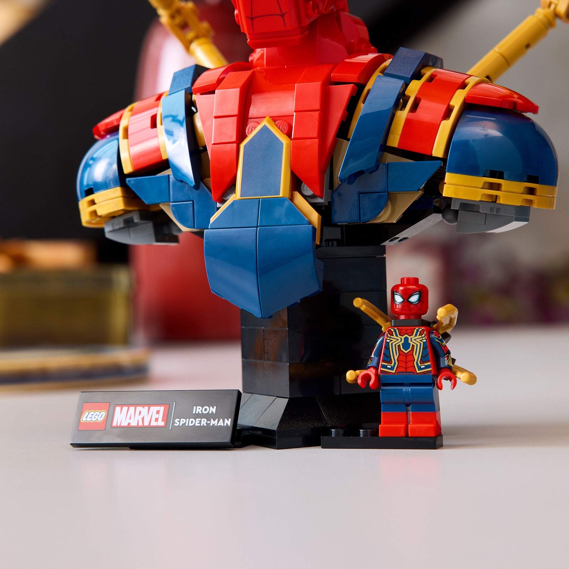 Lego Marvel 76326 Iron Spider-Man Bust Collectable for Adults Age 18+ - Glamorous Boutique